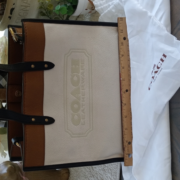 COACH COLOR BLOCK 30 TOTE WITH SATIN DUSTBAG - Picture 13 of 16